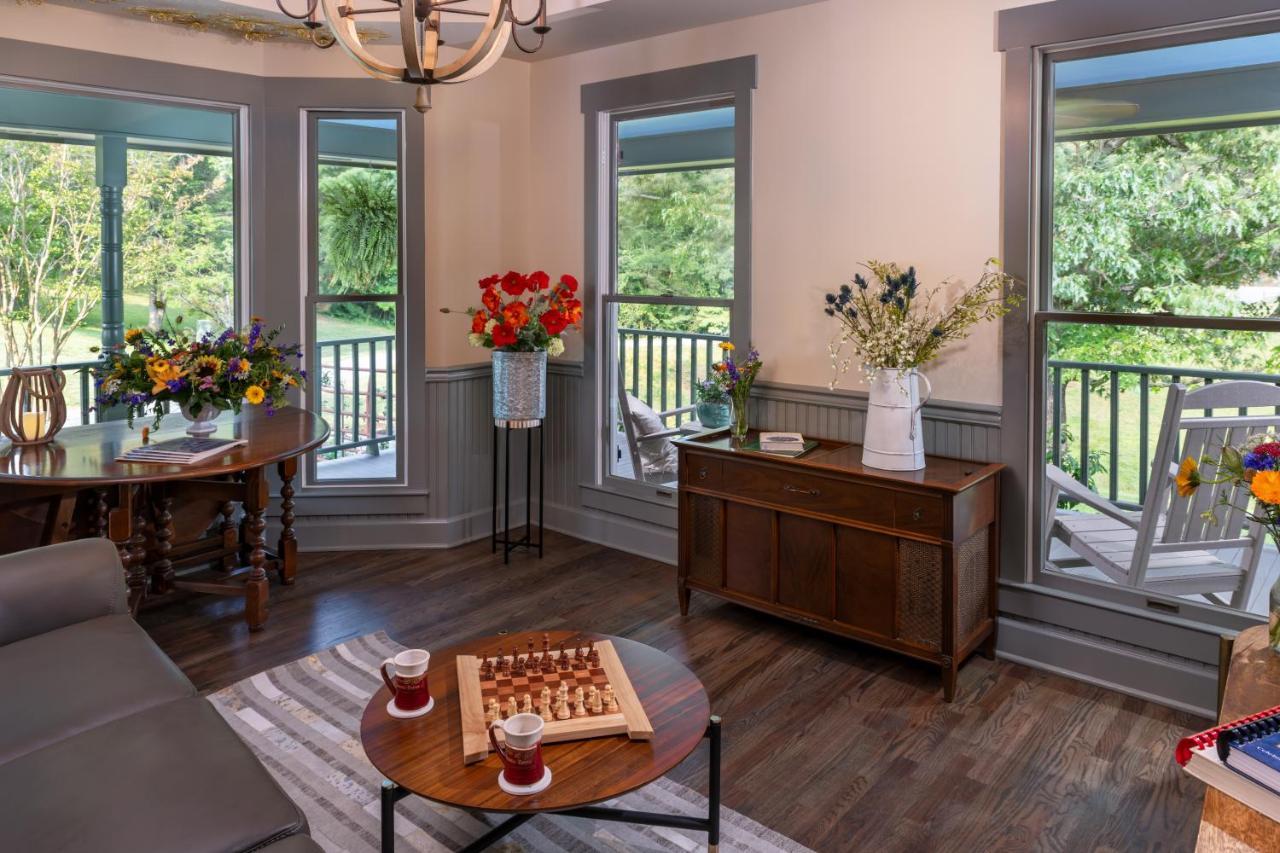 The Inn At Amaris Farms Weaverville Extérieur photo